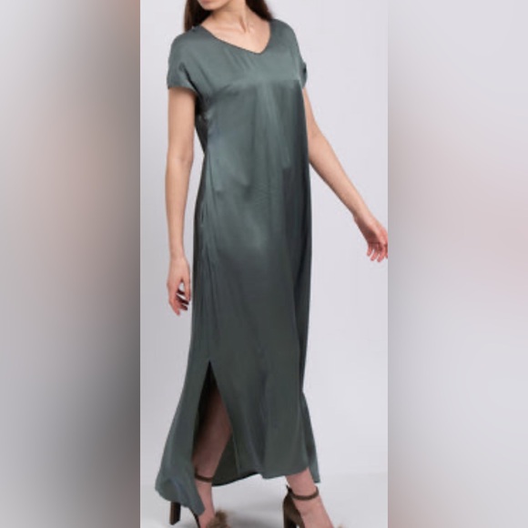 NWT Fabiana Filippi Green Silk Satin Long Dress with Pockets - Picture 3 of 11
